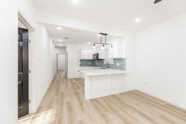 711 Staitti Street, Humble, TX 77338