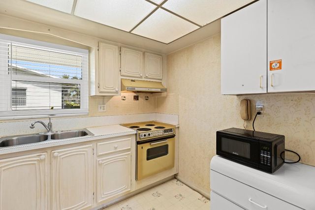 2758 Emory Drive E E, West Palm Beach, FL 33415