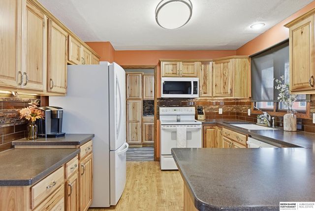 20764 Emmet Street, Omaha, NE 68022