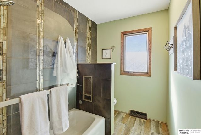 20764 Emmet Street, Omaha, NE 68022