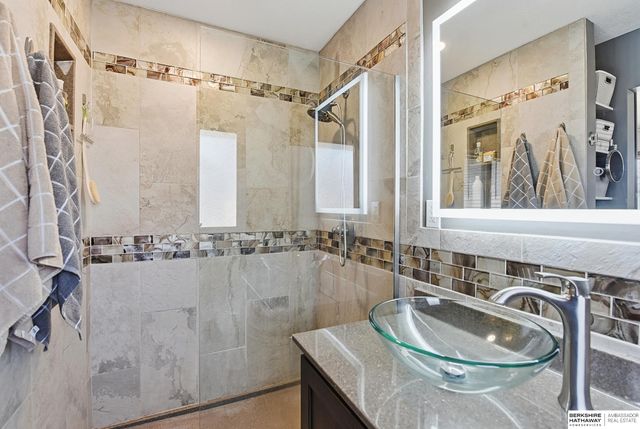 20764 Emmet Street, Omaha, NE 68022