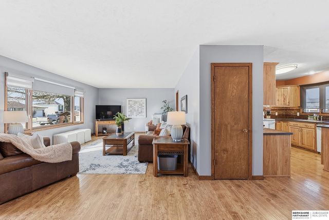 20764 Emmet Street, Omaha, NE 68022