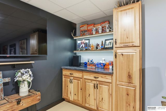 20764 Emmet Street, Omaha, NE 68022