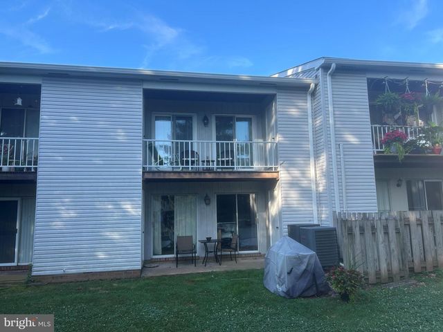 1204--B CROSSHILL CT, Lansdale, PA 19446