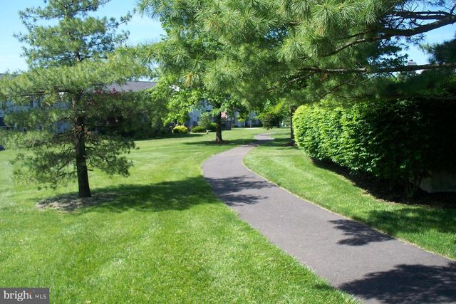1204--B CROSSHILL CT, Lansdale, PA 19446