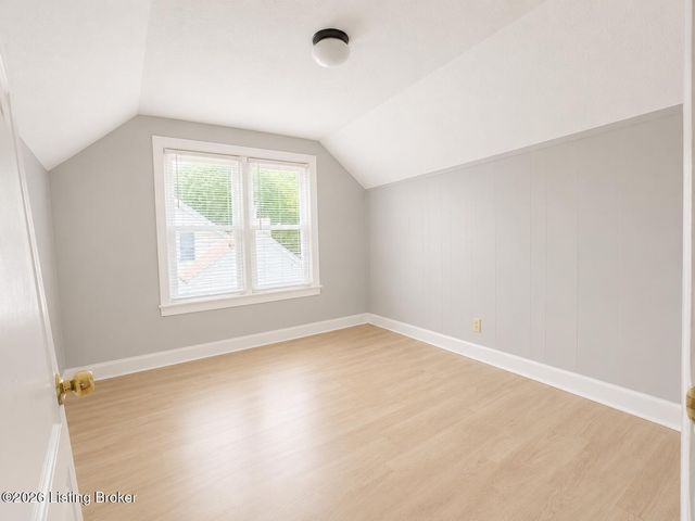 128 Mills Dr, Louisville, KY 40216