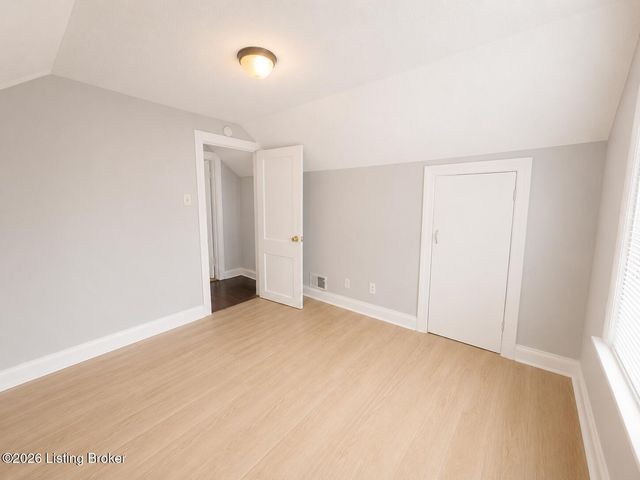 128 Mills Dr, Louisville, KY 40216