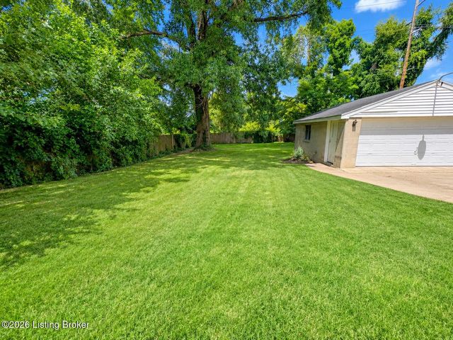 128 Mills Dr, Louisville, KY 40216