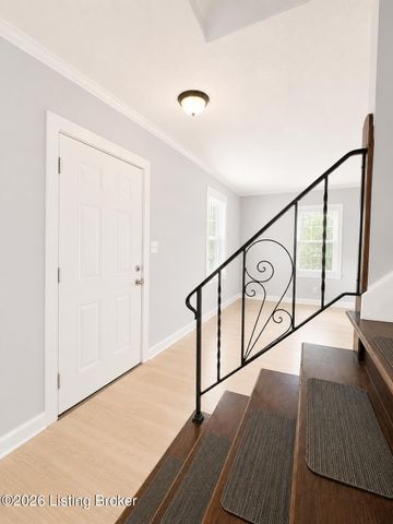 128 Mills Dr, Louisville, KY 40216