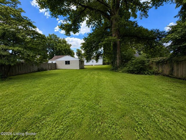 128 Mills Dr, Louisville, KY 40216
