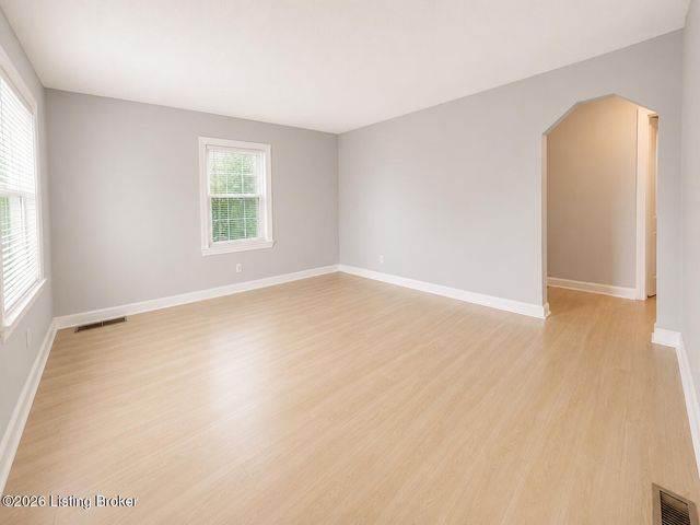 128 Mills Dr, Louisville, KY 40216