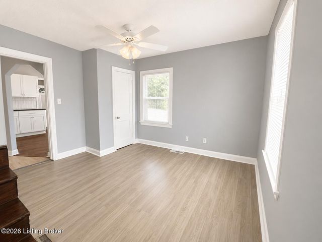 128 Mills Dr, Louisville, KY 40216