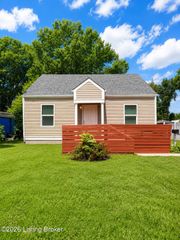 128 Mills Dr, Louisville, KY 40216