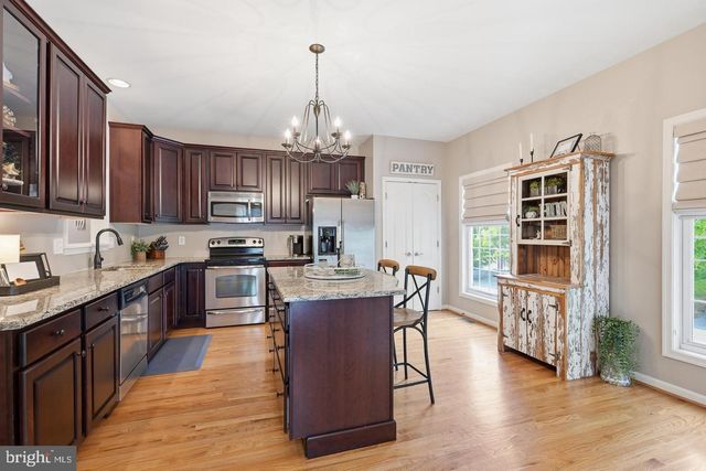 121 PUMPKIN PATCH LN, Hockessin, DE 19707