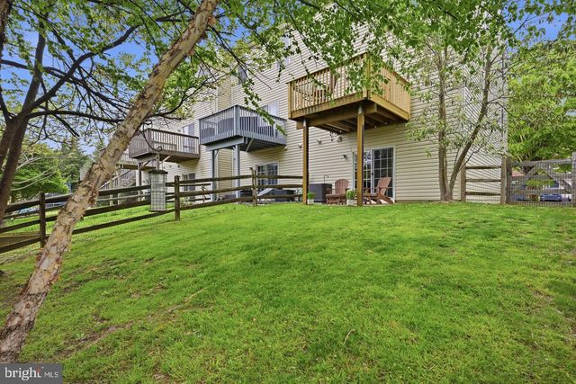 121 PUMPKIN PATCH LN, Hockessin, DE 19707