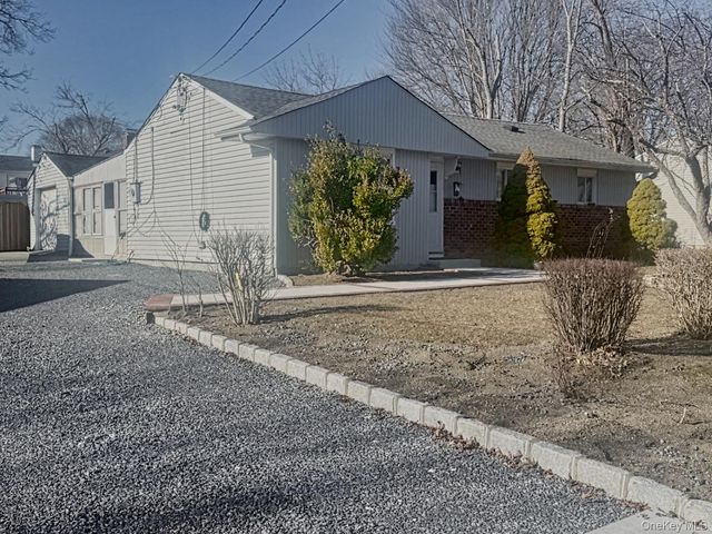 2804 Eagle Avenue, Medford, NY 11763
