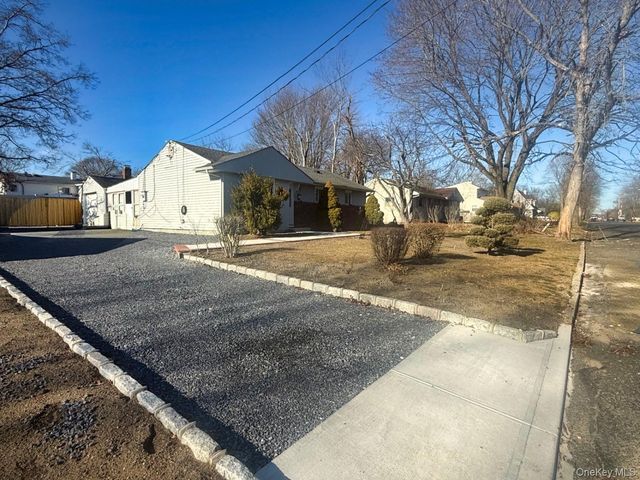 2804 Eagle Avenue, Medford, NY 11763