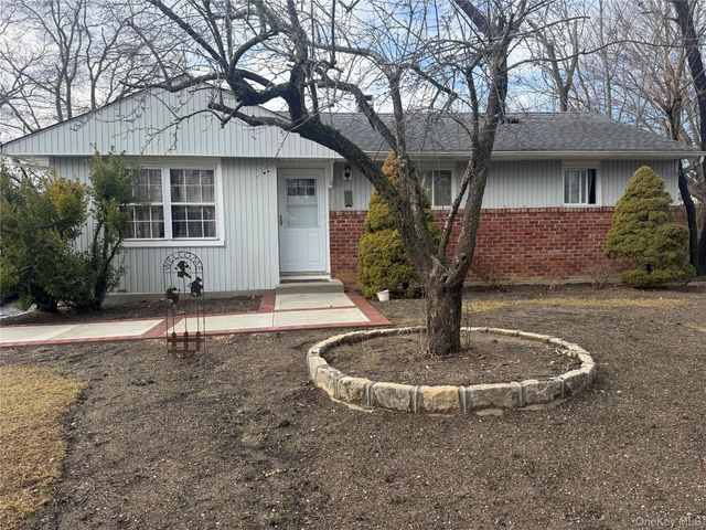 2804 Eagle Avenue, Medford, NY 11763