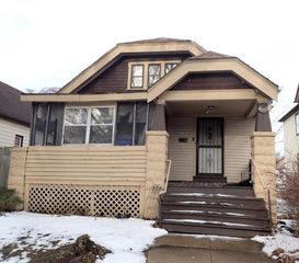 3711 N Dr William Finlayson STREET, Milwaukee, WI 53212