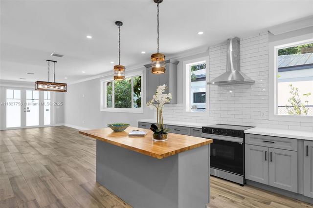 68 Coral Way, Key Largo, FL 33037