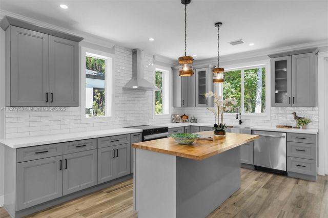 68 Coral Way, Key Largo, FL 33037