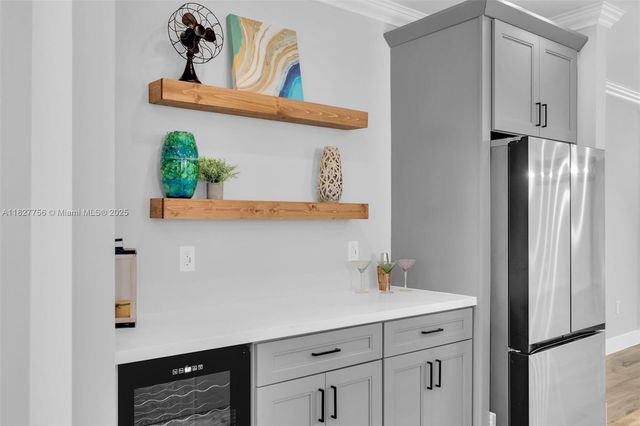 68 Coral Way, Key Largo, FL 33037