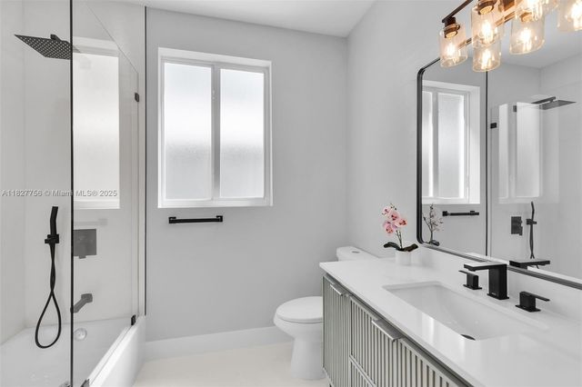 68 Coral Way, Key Largo, FL 33037