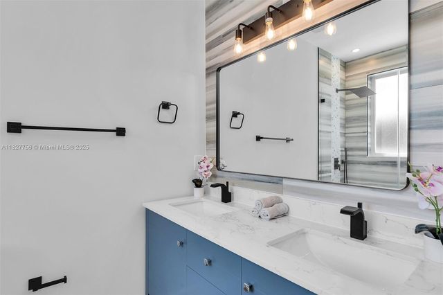 68 Coral Way, Key Largo, FL 33037