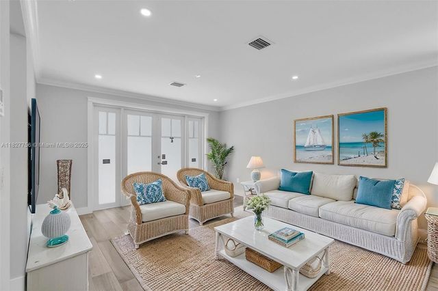 68 Coral Way, Key Largo, FL 33037