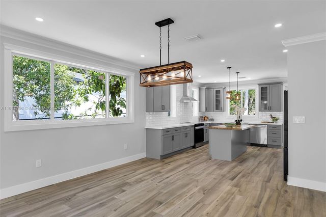 68 Coral Way, Key Largo, FL 33037