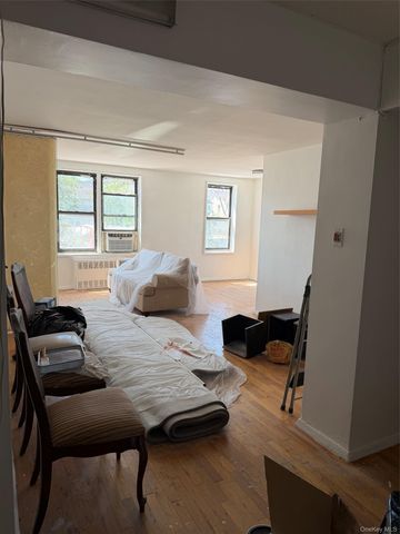 88-30 182nd Street 2G, Hollis, NY 11423
