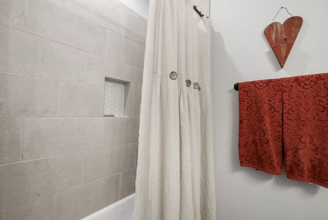 355 Sunset Cove, Bluff Dale, TX 76433