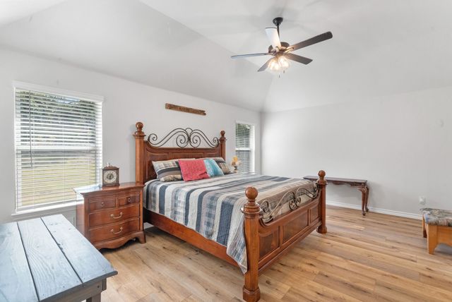 355 Sunset Cove, Bluff Dale, TX 76433