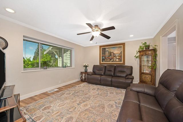 1005 Palos Verdes Ct, Roseville, CA 95661