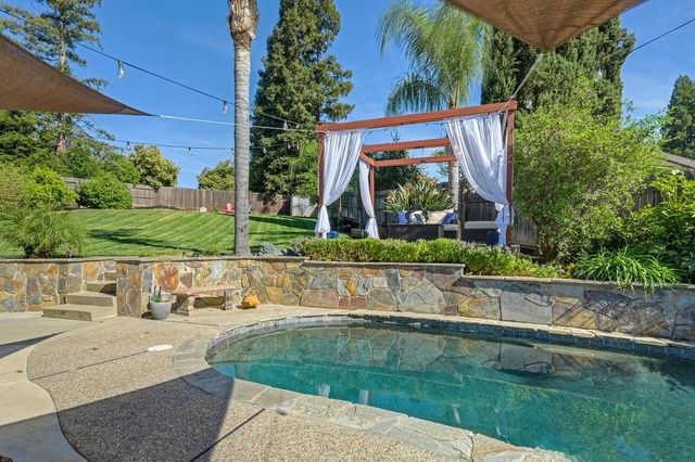 1005 Palos Verdes Ct, Roseville, CA 95661