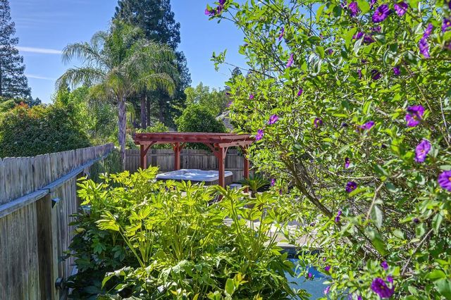 1005 Palos Verdes Ct, Roseville, CA 95661