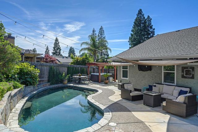 1005 Palos Verdes Ct, Roseville, CA 95661