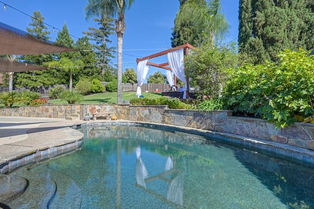 1005 Palos Verdes Ct, Roseville, CA 95661