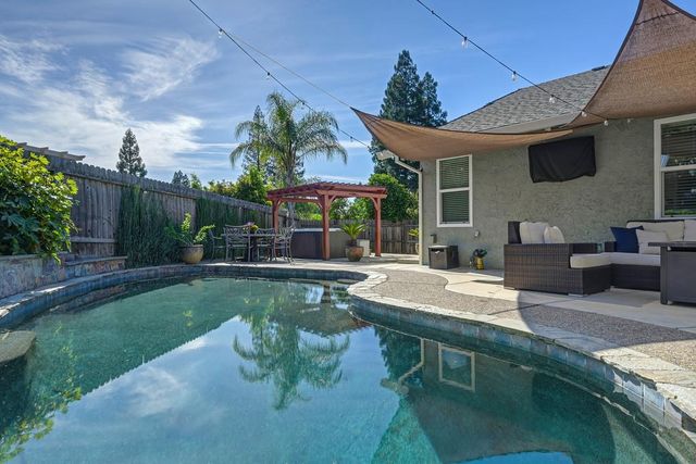 1005 Palos Verdes Ct, Roseville, CA 95661