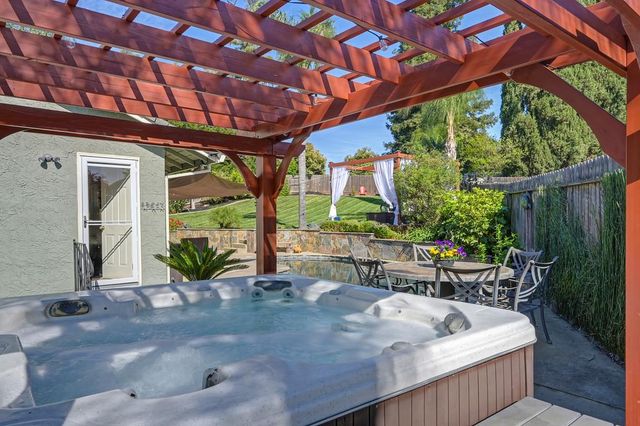 1005 Palos Verdes Ct, Roseville, CA 95661