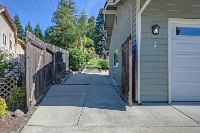 1005 Palos Verdes Ct, Roseville, CA 95661