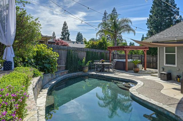 1005 Palos Verdes Ct, Roseville, CA 95661