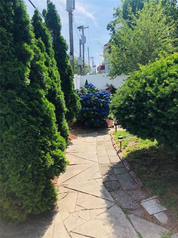 11142 209th Street, Queens Village, NY 11429