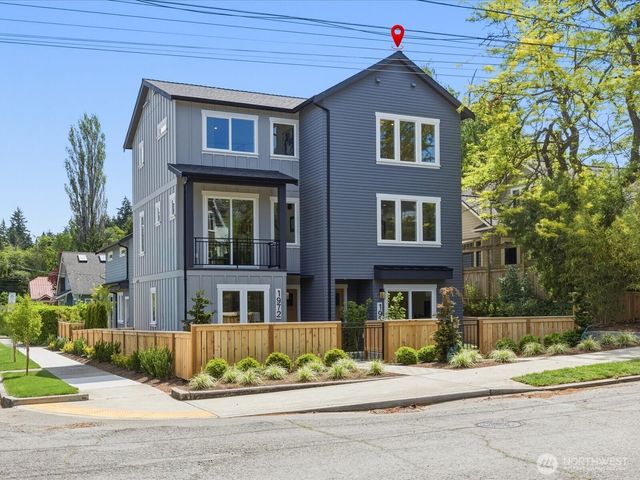 1970 25th Avenue E, Seattle, WA 98112