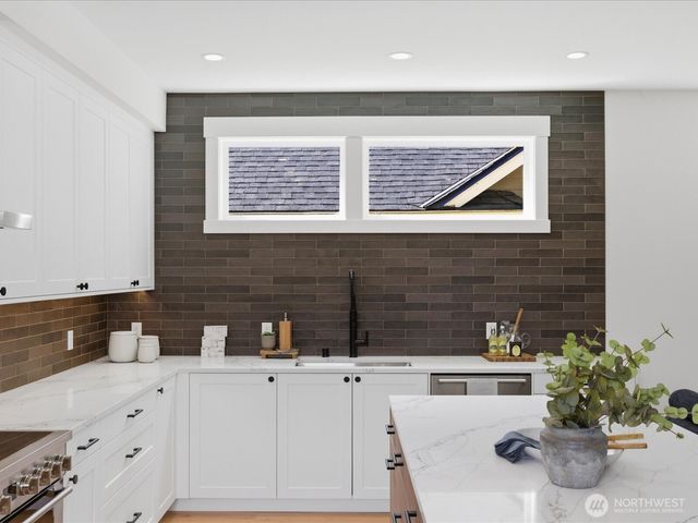 1970 25th Avenue E, Seattle, WA 98112