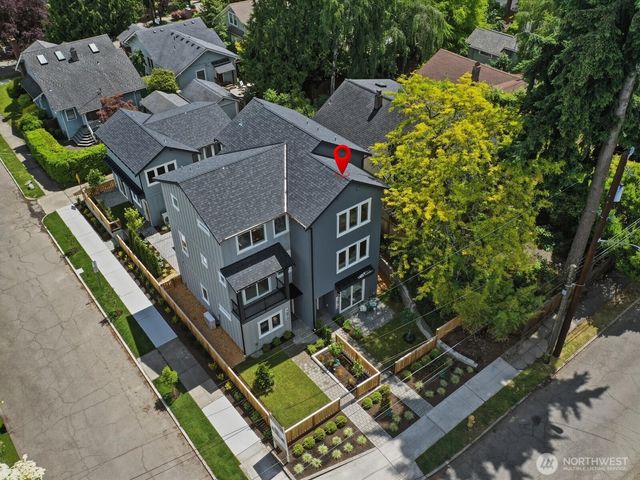 1970 25th Avenue E, Seattle, WA 98112