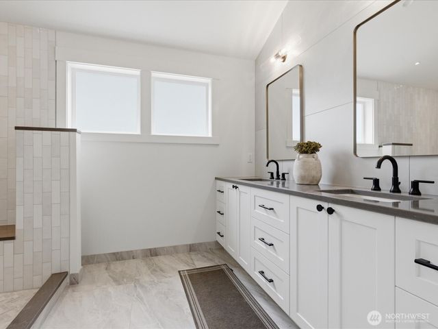 1970 25th Avenue E, Seattle, WA 98112