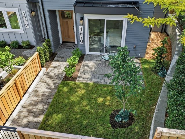 1970 25th Avenue E, Seattle, WA 98112