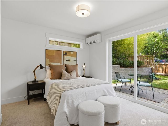 1970 25th Avenue E, Seattle, WA 98112