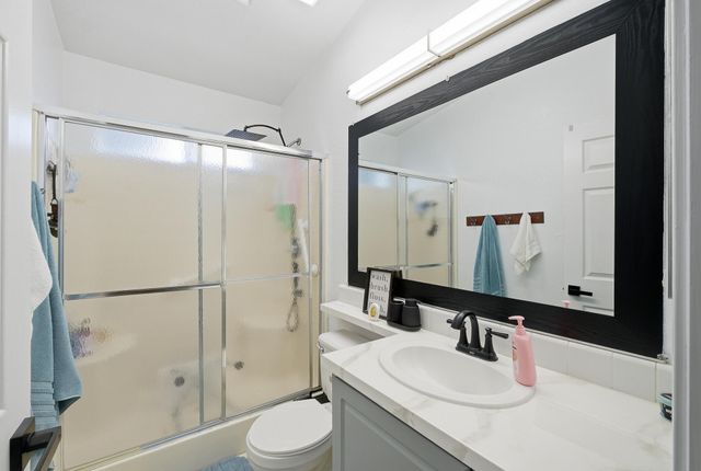 900 E Rankin Avenue 121, Tulare, CA 93274